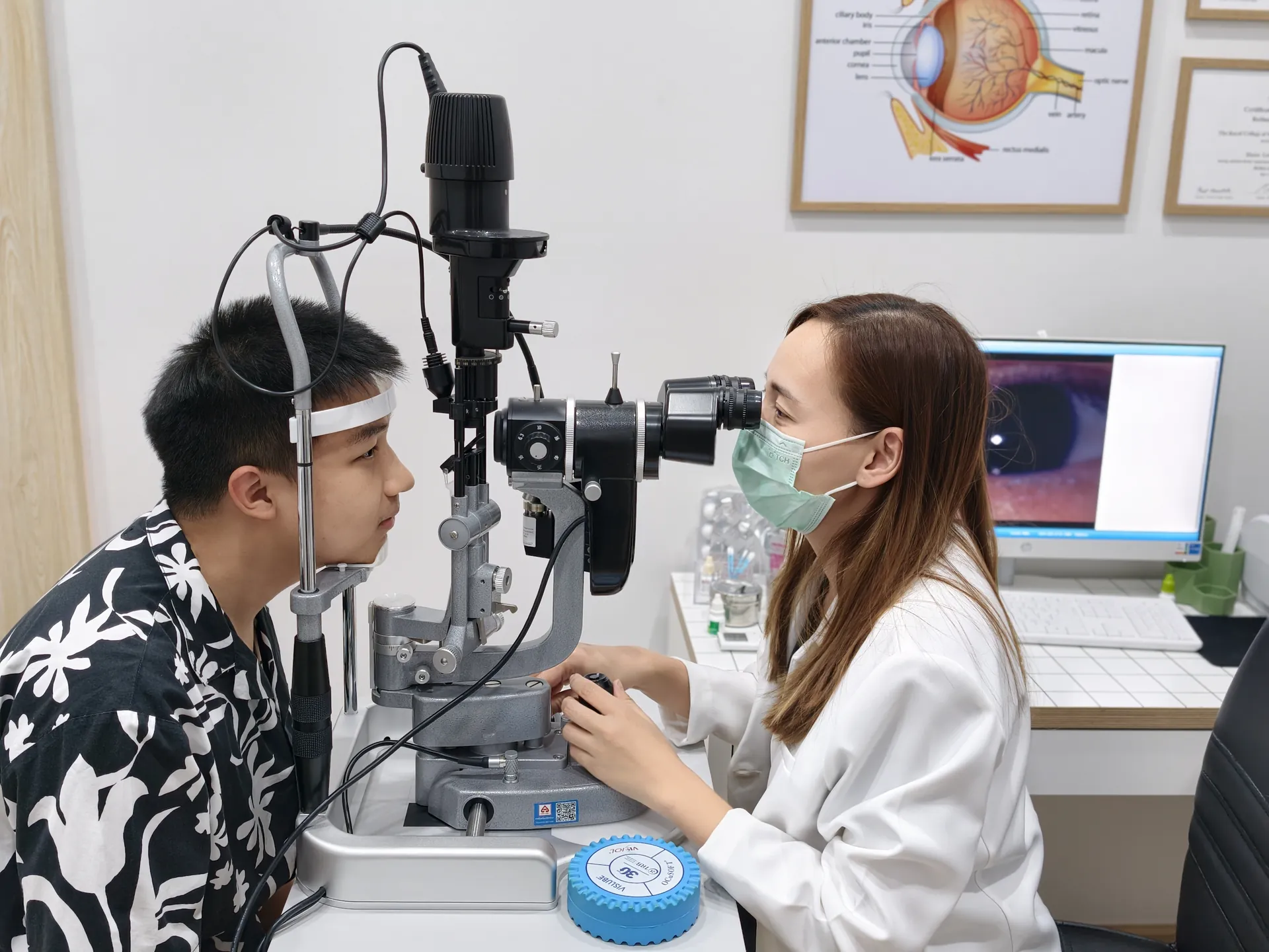 slit lamp exam by ophthalmologist the eye bangkok clinic