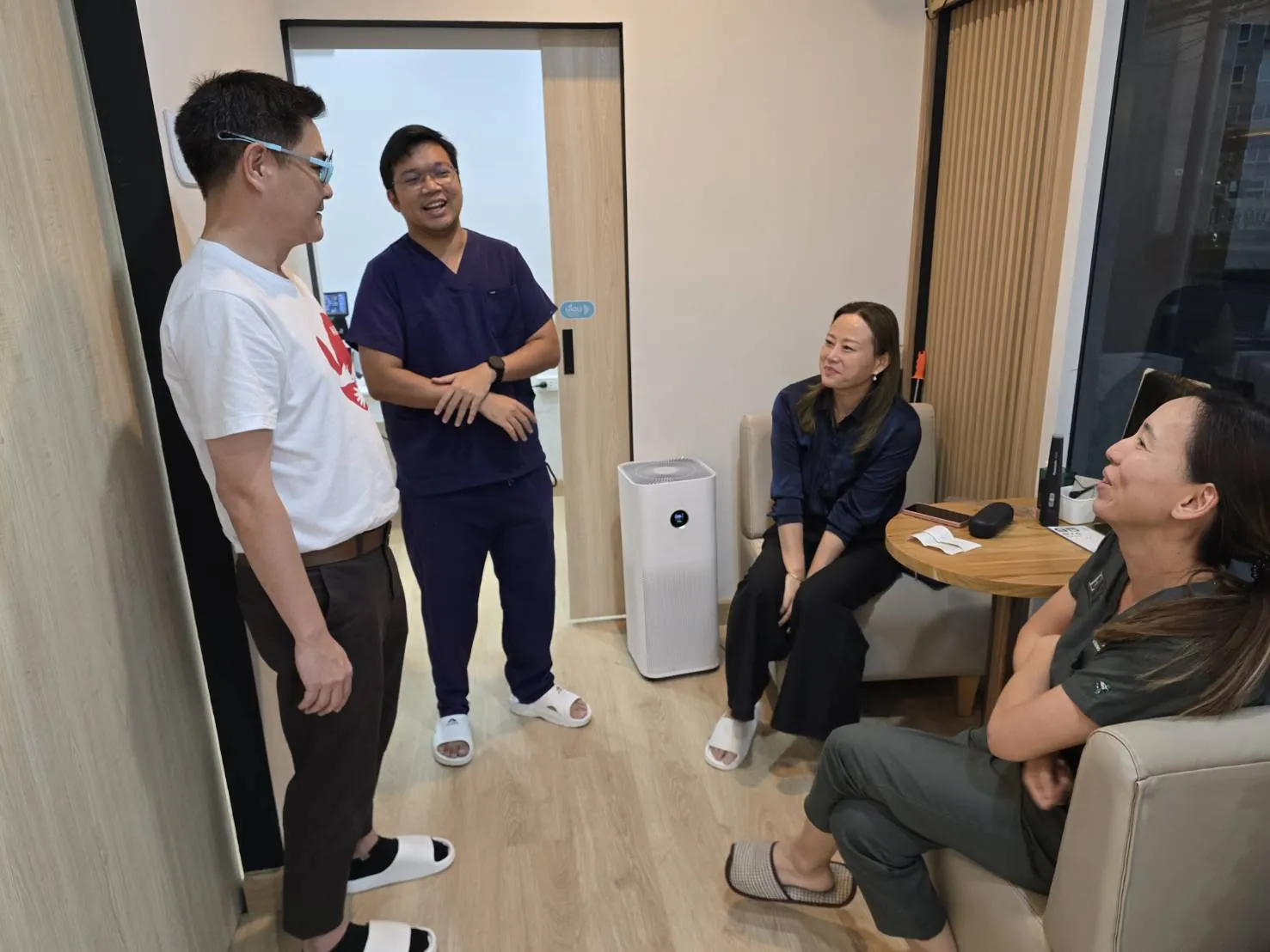 Progressive eyewear consultation with ophthalmologists and optometrist